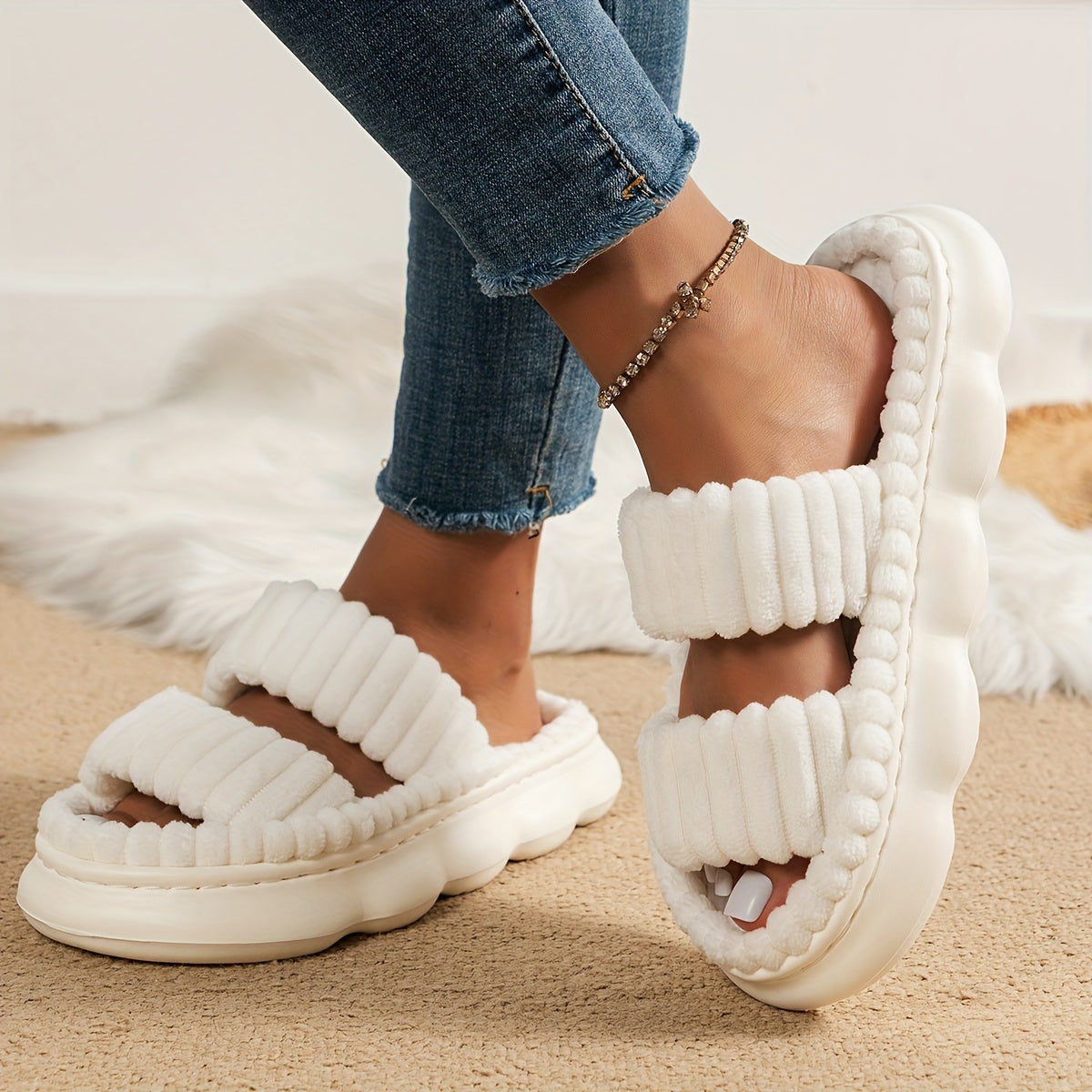 Women's Simple And Stylish Indoor Home Comfortable Non-Slip Soft Bottom Thick Open Toe Two Strap Faux Furry Slippers